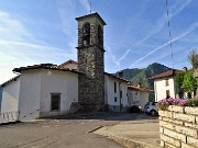 12 Chiesa di Chgnolo d'Oneta con parcheggio